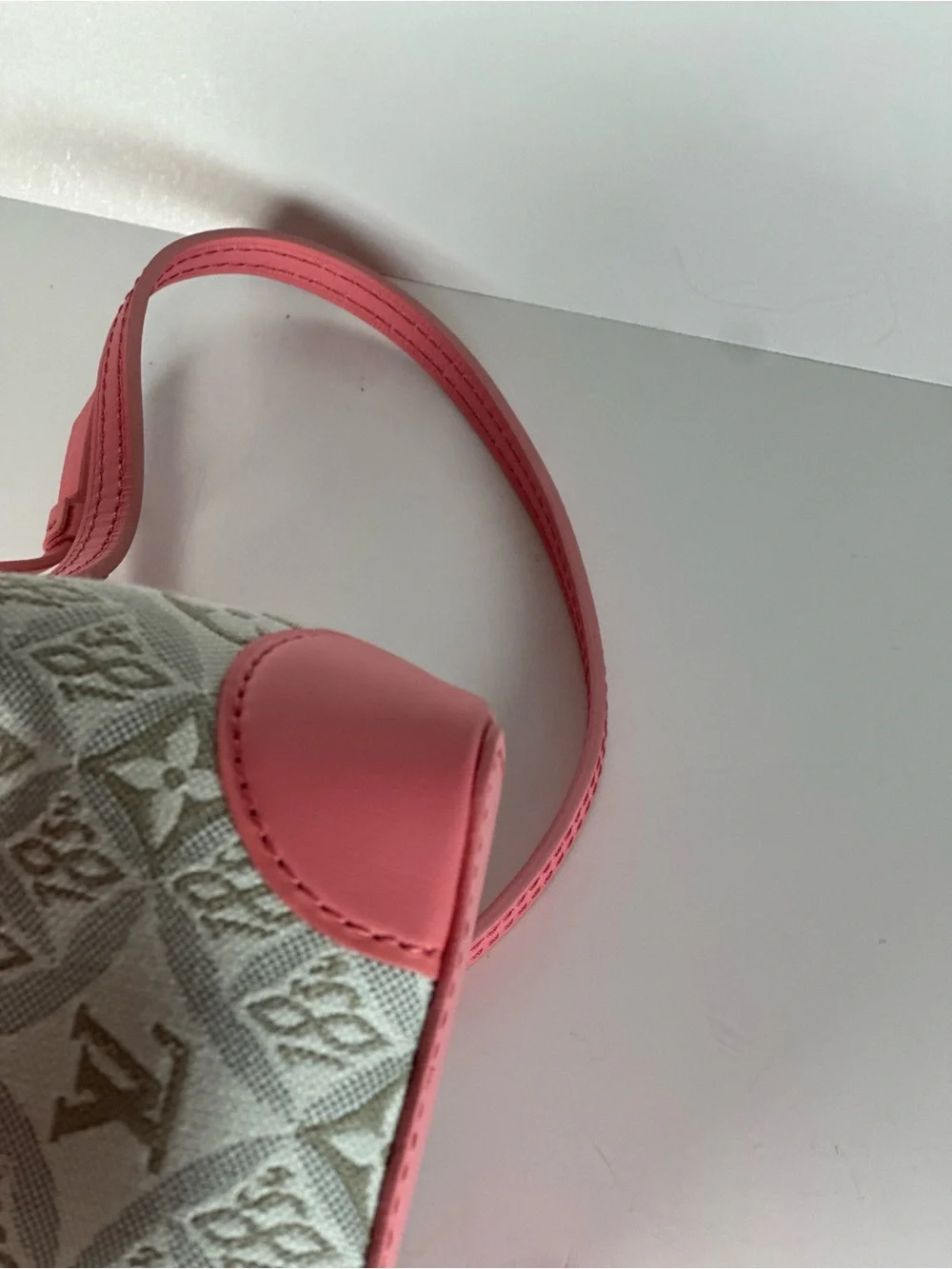 Authentic Louis Vuitton Pink and White Mini Noe Bucket Bag